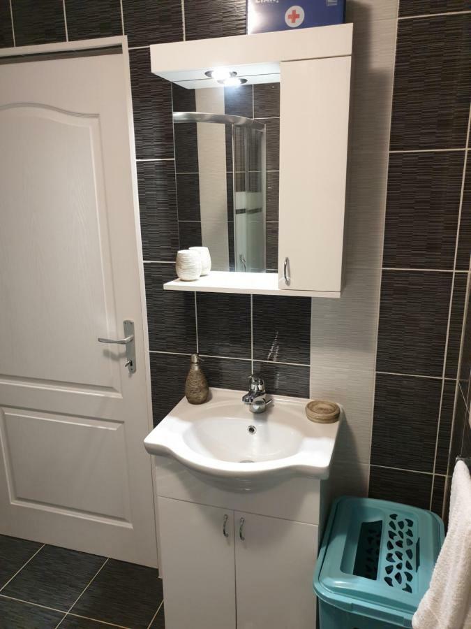 Apartman Majetic Otočac Exterior foto
